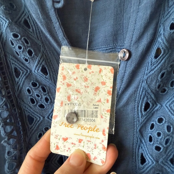 NWT Free People Adelaide Tunic Top Eyelet in Indigo Size L - Picture 12 of 12